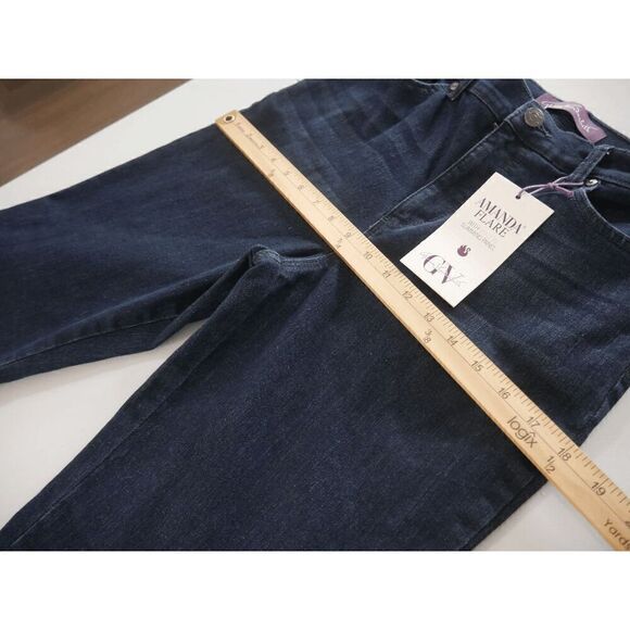 Gloria Vanderbilt Women's Amanda Flare Jeans 8 - Picture 6 of 9
